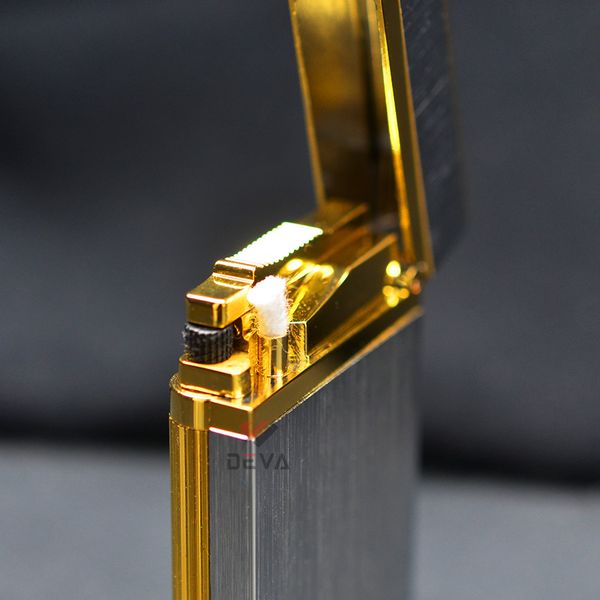 Bật Lửa Xăng Đá Calories Bạc Xước Viền Vàng CL-X02