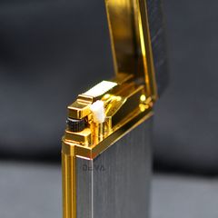 Bật Lửa Xăng Đá Calories Bạc Xước Viền Vàng CL-X02