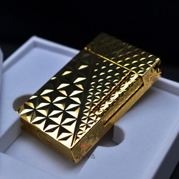 Bật lửa xăng đá Calories Vân Kim Cương 3D Mạ Vàng CL-X04