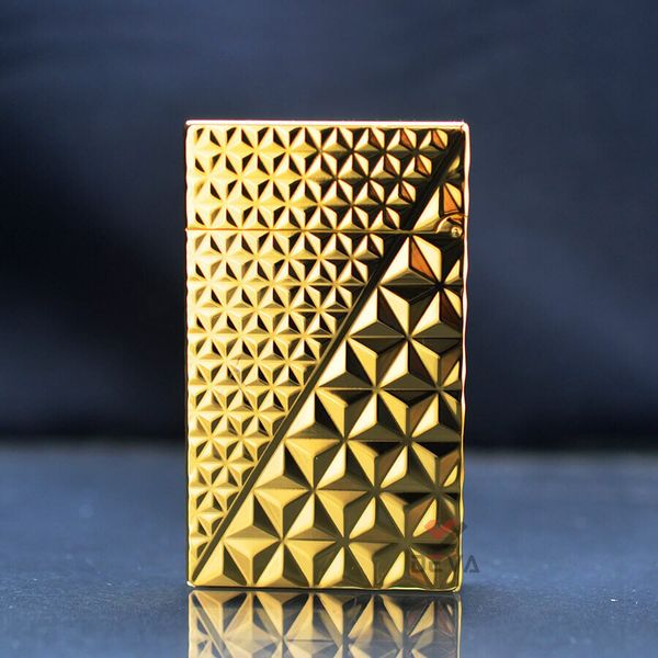 Bật lửa xăng đá Calories Vân Kim Cương 3D Mạ Vàng CL-X04