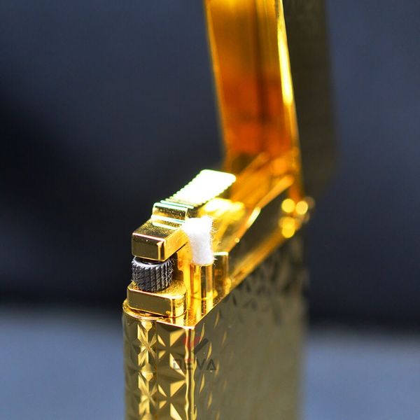 Bật lửa xăng đá Calories Vân Kim Cương 3D Mạ Vàng CL-X04