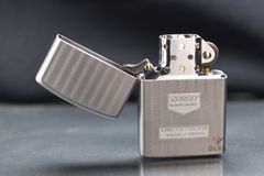 Bật lửa chính hãng Zorro khắc hoa văn 3D bản giới hạn Z92099