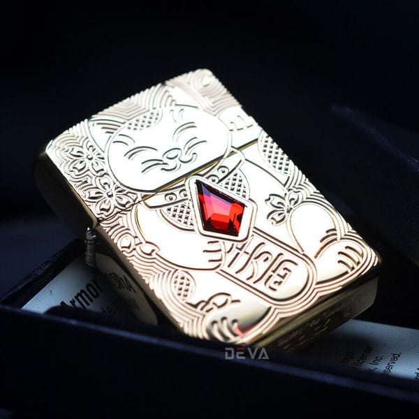Zippo Armor Mèo Thần Tài Maneki-Neko Ốp Đá Quý Lucky Cat Z133