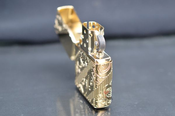 Zippo Armor 2018 Collectible mạ vàng Golden Scroll Z245