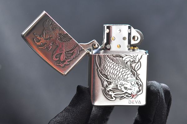 Bật lửa Zorro Bạc Khối Khắc Hình Cá Chép Đầm Sen ZBK01