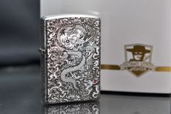 Bật lửa chính hãng Zorro Bạc Khối Khắc Rồng Mây ZBK03