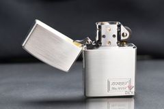 Zorro Mạ Bạc Cạnh Hoa Văn Bản Giới Hạn Z92055