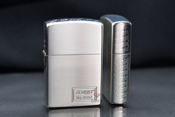 Zorro Mạ Bạc Cạnh Hoa Văn Bản Giới Hạn Z92055