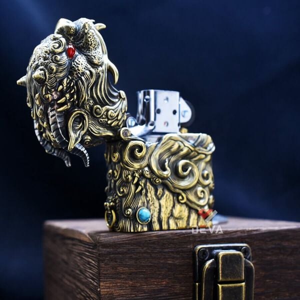 Bật lửa độc vỏ dày chủ đề hung thú Thao Thiết Z003