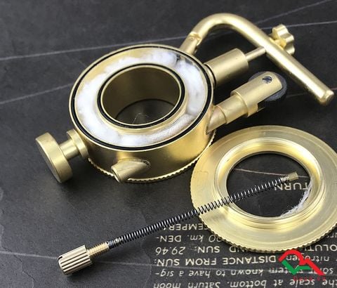 Bật lửa xăng đá thủ công đồng khối độc đáo TC13