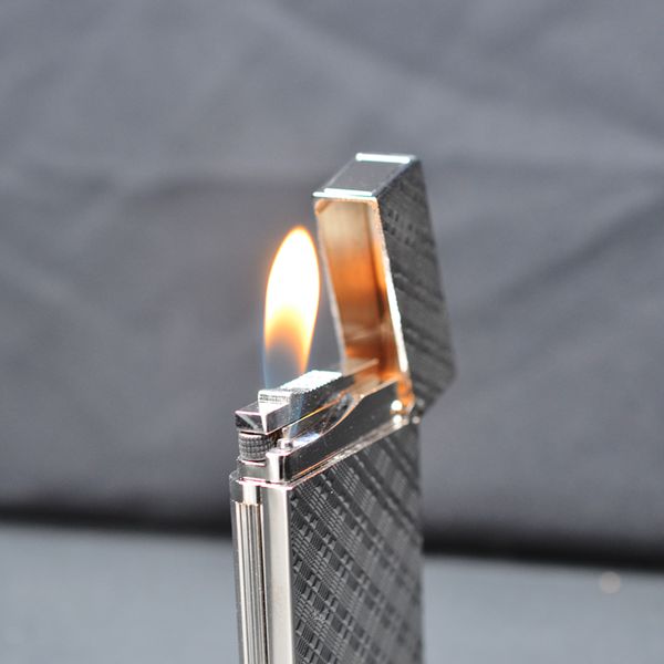 Bật lửa Dupont ô vuông D47