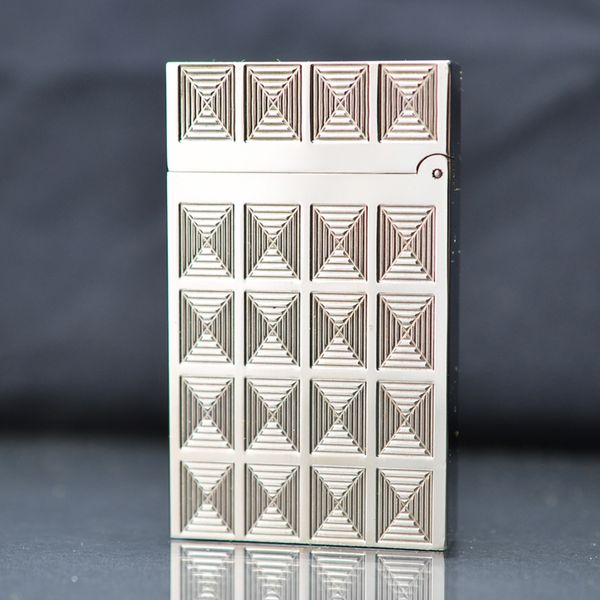 Bật lửa Dupont ô vuông nổi màu vàng D59