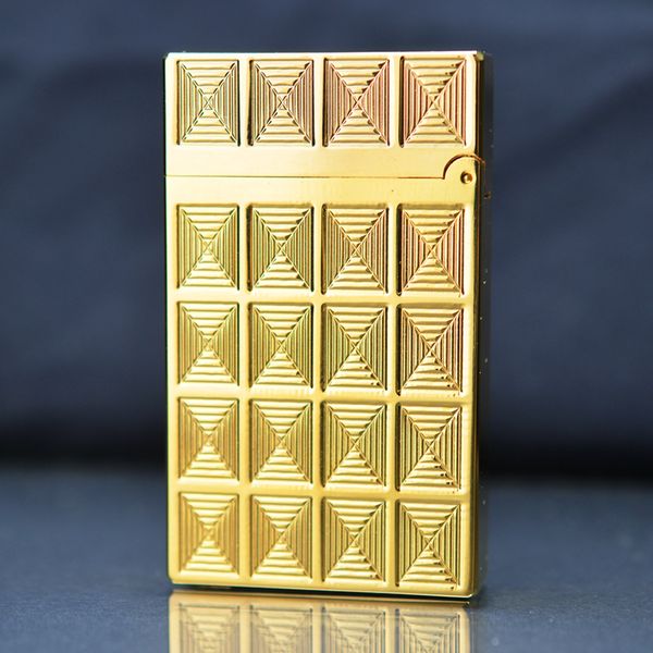 Bật lửa Dupont ô vuông nổi màu vàng D59