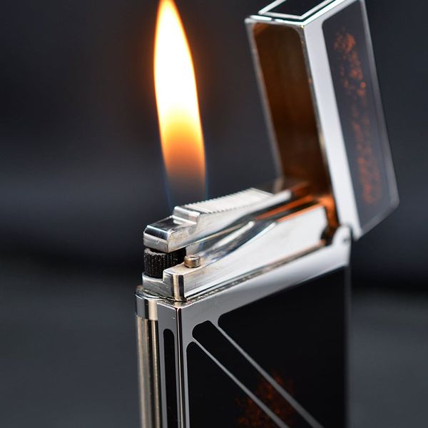 Bật lửa Dupont vàng sơn mài phủ nhũ kẻ chéo D213V