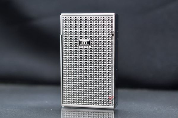 Bật lửa Calories 2 Lửa Hoa Văn Ô Vuông 3D Bạc CL-S02