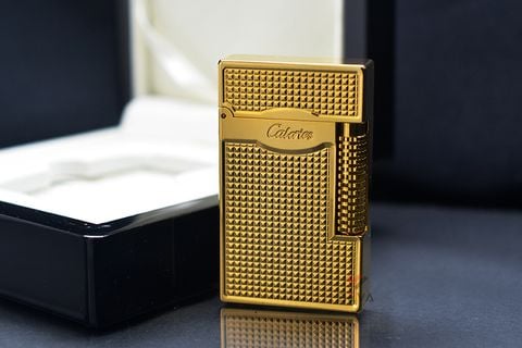 Bật lửa Calories 2 Lửa Hoa Văn Ô Vuông 3D Vàng CL-S01