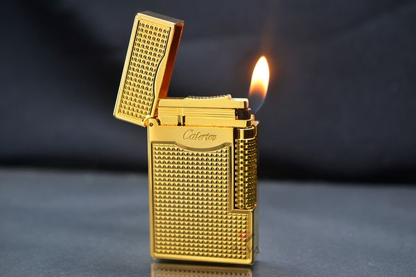 Bật lửa Calories 2 Lửa Hoa Văn Ô Vuông 3D Vàng CL-S01