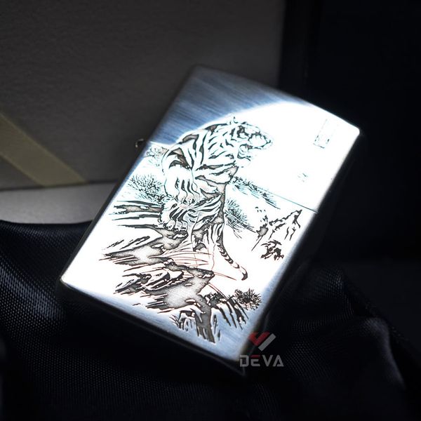 Bật lửa chính hãng Zorro Bạc Khối Khắc Hình Hổ Núi ZBK05