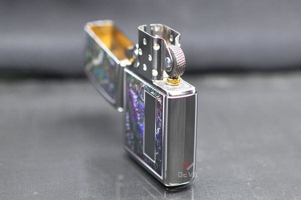 Zippo Mỹ chính hãng đen bóng hoa văn Colorful Venetian Z387