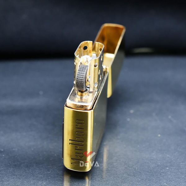 Zippo Armor Dán Emblem Chủ Đề Marlboro ZN261