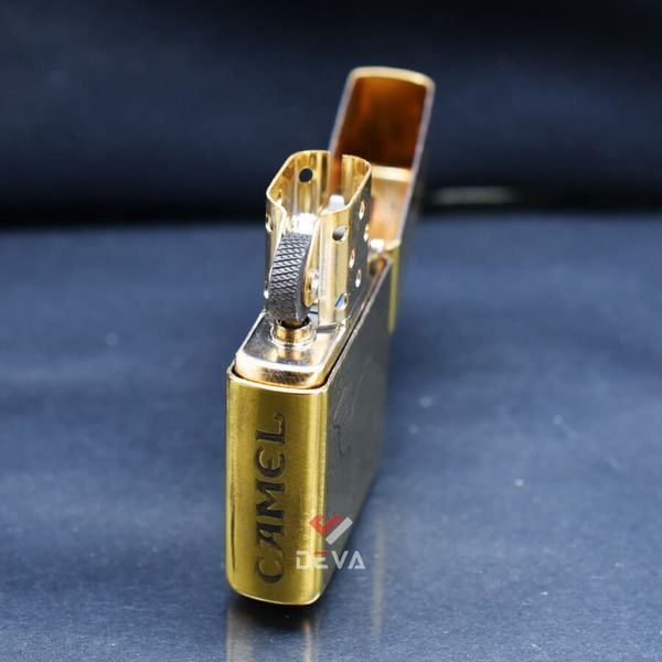 Zippo Armor Khắc Nổi 2 Mặt Chủ Đề Camel ZN260