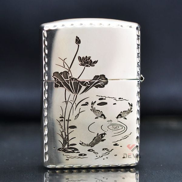 Zippo Bạc Khối Khắc Cá Chép Viền Gõ Búa BK11