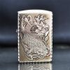 Zippo Bạc Khối Khắc Cá Chép Viền Gõ Búa BK11