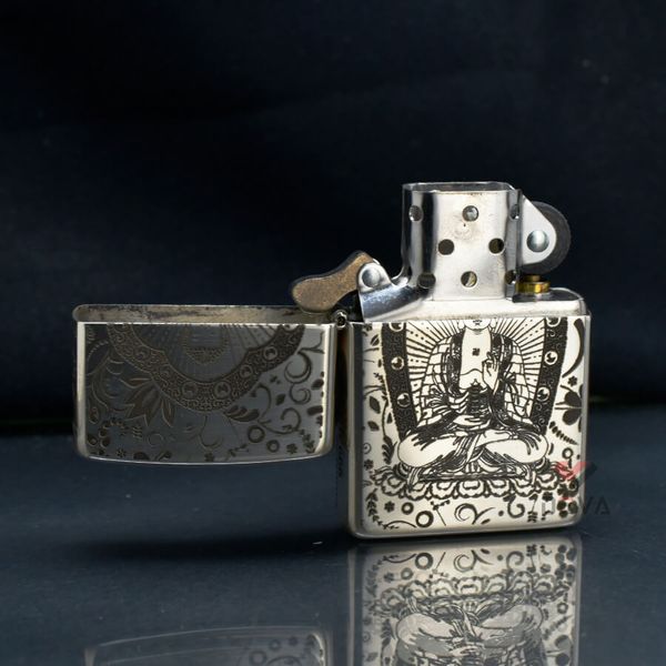 Zippo Bạc Khối Khắc Đức Phật A Di Đà BK06