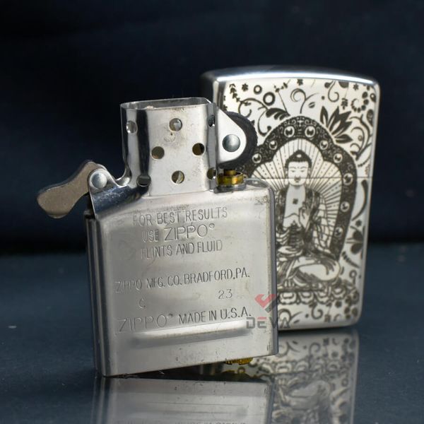 Zippo Bạc Khối Khắc Đức Phật A Di Đà BK06