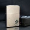 Zippo Bạc Xước Cổ Điển In Hình Cỏ 4 Lá May Mắn Z08