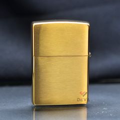 Zippo Khắc Hình Rắn Hổ Mang Chúa Z252
