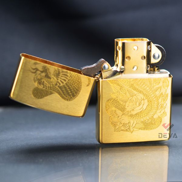 Zippo Khắc Hình Rắn Hổ Mang Chúa Z252