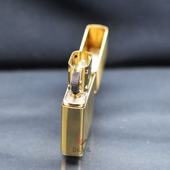 Zippo Khắc Hình Rắn Hổ Mang Chúa Z252