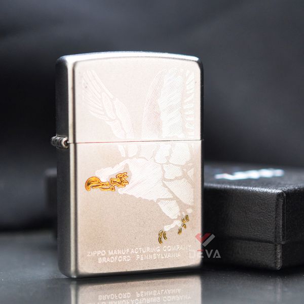 Zippo Mạ Satin Khắc Hình Đại Bàng Cách Điệu Eagle Z41