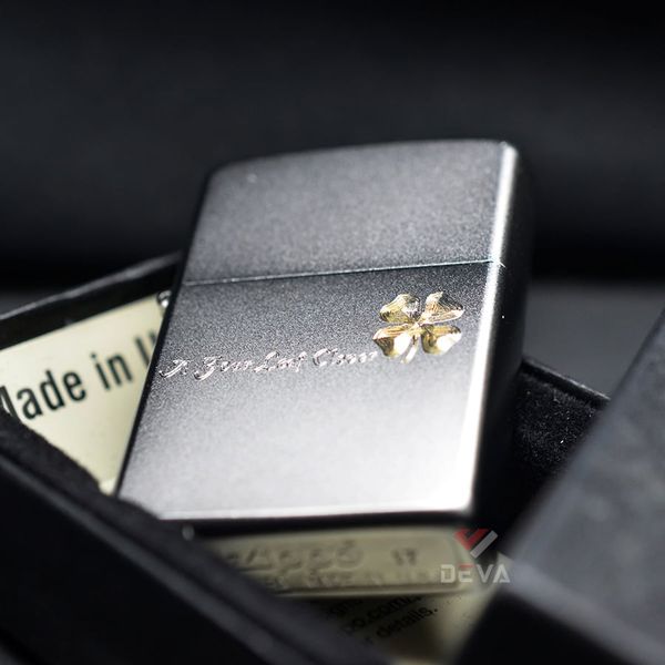 Zippo Satin Khắc Nổi Cỏ 4 Lá ZK81