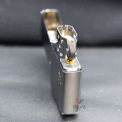 Zippo Satin Khắc Nổi Cỏ 4 Lá ZK81