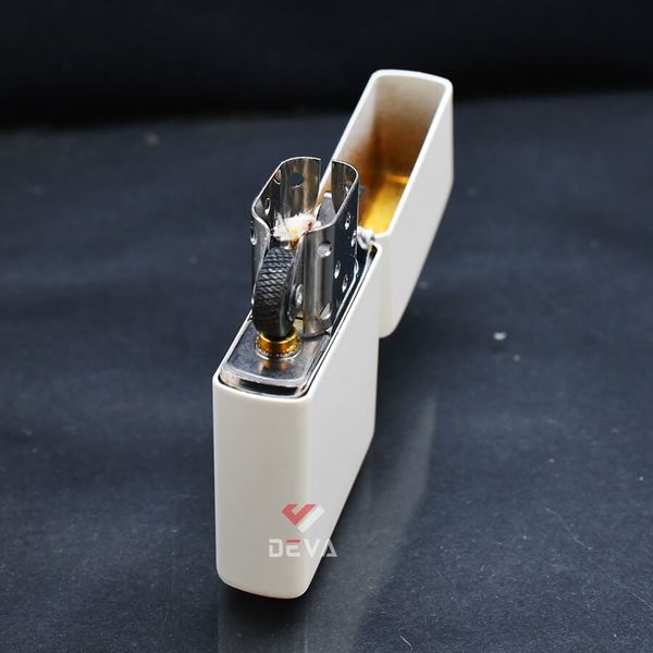 Zippo Sơn Trắng Nắp In Logo Z256