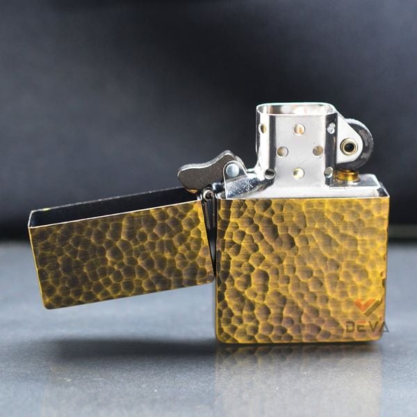 Zippo Tái Bản 1935 Vân Gõ Búa Z319
