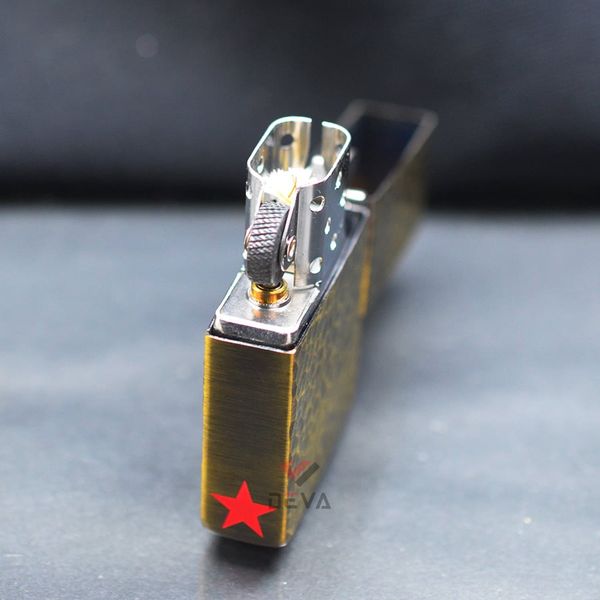 Zippo Tái Bản 1935 Vân Gõ Búa Z319