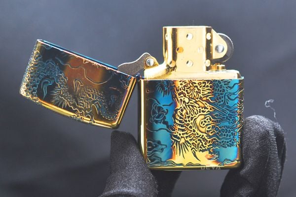 Zippo Armor Đồng Cháy Khắc Rồng Bay Lượn ZN09