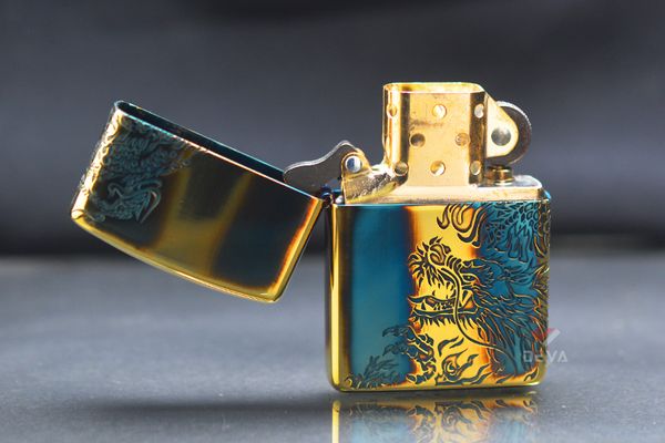 Zippo Armor Đồng Cháy Khắc Rồng Chầu ZN18