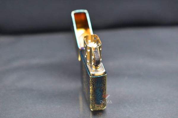 Zippo Armor Đồng Cháy Khắc Rồng Chầu ZN18