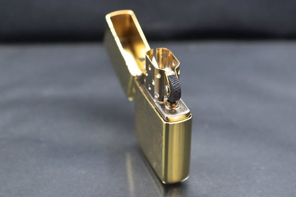 Zippo Hình Con Hổ Chúa Sơn Lâm ZN240