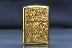 Zippo Armor Khắc Hoa Văn Venetian 2 Mặt ZN15
