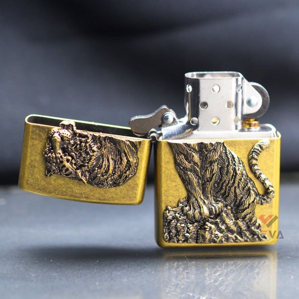 Zippo Đồng Bụi Ốp Emblem Hổ Núi ZN102