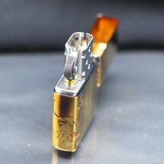 Zippo Đồng Cháy Khắc Sâu Sư Tử Hoàng Gia ZN07