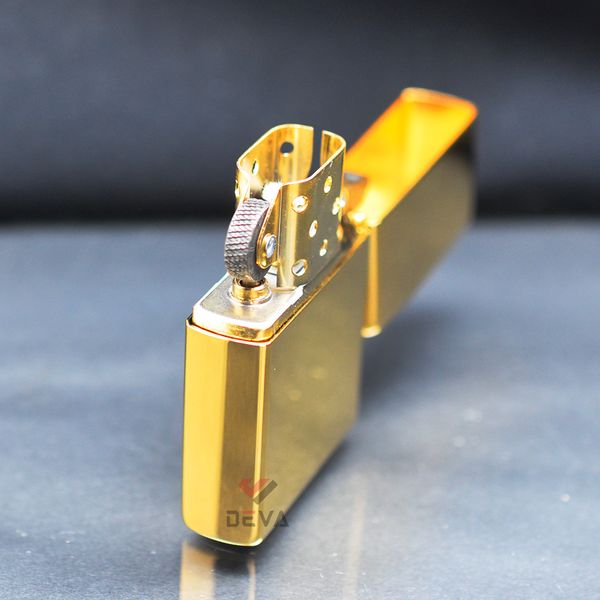 Zippo Khắc Hình Đức Liên Hoa Thủ Bồ Tát ZN34