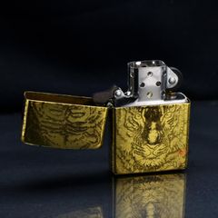 Zippo Khắc Hình Hổ Rình Mồi ZN154