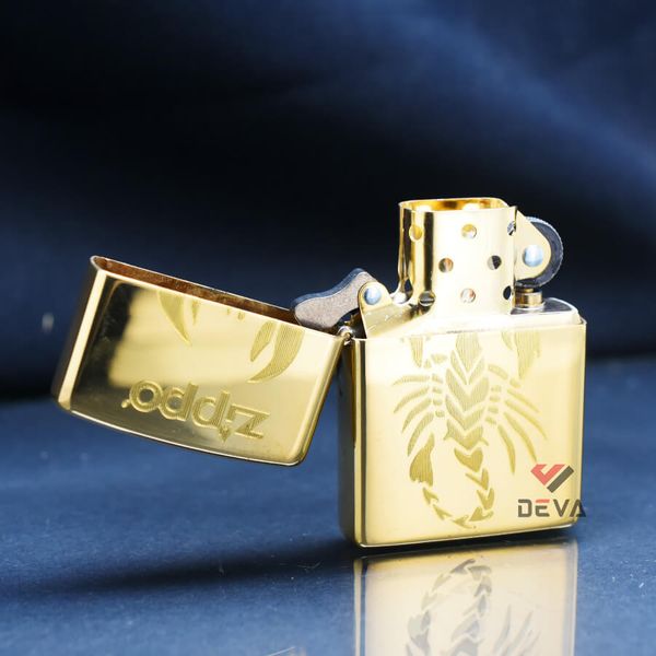 Zippo Khắc Hình Con Bọ Cạp ZN44