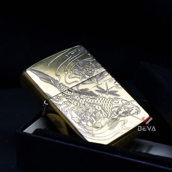 Zippo Khắc Nổi Cá Chép Đầm Sen 2 Mặt ZN80